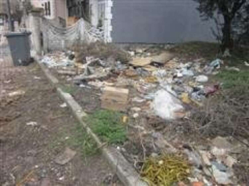 Hacıosman Mahallesi çöplük içinde