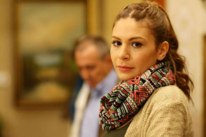 ÖYLE BİR GEÇER ZAMANKİ’NİN GÜZEL OYUNCUSU YELİZ KUVANCI İŞSİZ KALDI!!!