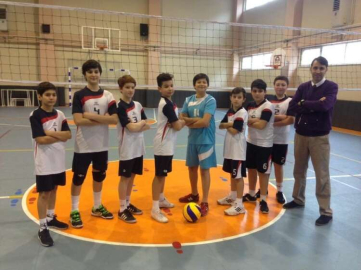 Voleybolun şampiyonu: Petkim Ortaokulu