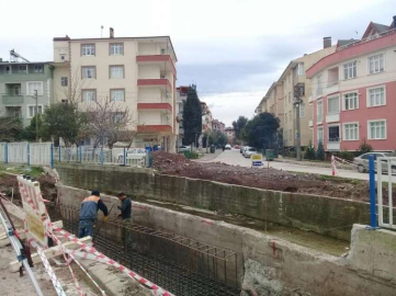 Sarmaşık Dere’ye  araç geçiş köprüsü