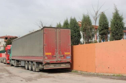 Okul önü TIR parkı oldu