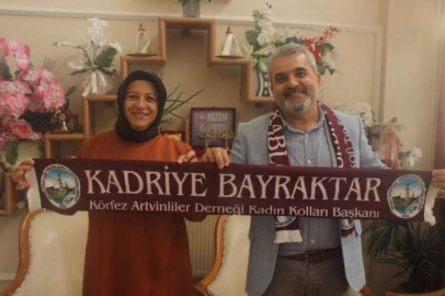 Kadriye Bayraktar'a isme özel atkı
