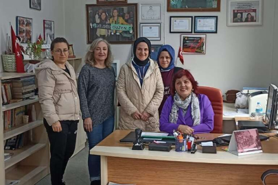 Muhtar Nilgün Düzen’i ziyaret eden edene