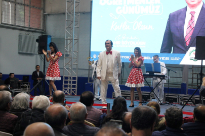 Hababam Vokal Grubu öğretmenler için sahne aldı