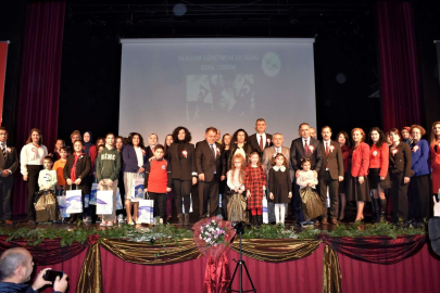 ÖĞRETMENLER GÜNÜ GÖLCÜK’TE TÖRENLE KUTLANDI