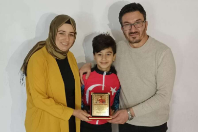 Şampiyona komşularından plaket