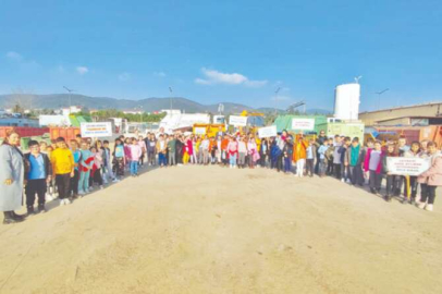 MİNİK ÇEVRECİLER ATIK GETİRME MERKEZİNDE