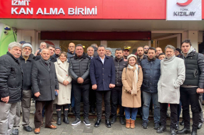 İYİ Parti Kocaeli depremzedeler için kan vermeye gitti