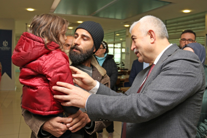 Genel Sekreter Gündoğdu’dan Balyanoz’a gelen depremzedelere;  ‘’Hoş geldiniz, başımızın üstünde yeriniz var’’