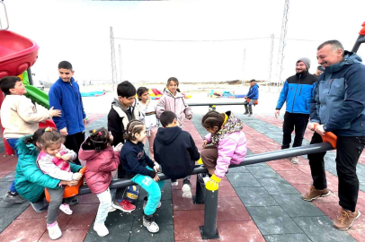 ‘’Çocuklar gülerse dünya güler’’