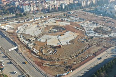 Milli İrade Meydanında çelik konstrüksiyon montajı yapılıyor