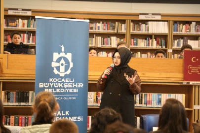 ÇOCUKLAR SEVDİKLERİ YAZARLARLA BULUŞTU