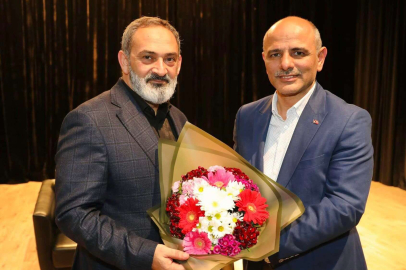 Dursun Ali Erzincanlı’dan eşsiz şiir ziyafeti