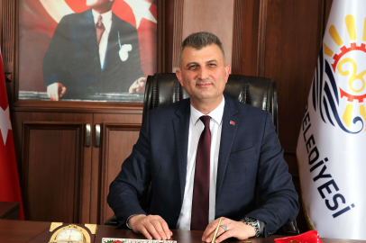 BAŞKAN SEZER, “1 MAYIS EMEK VE DAYANIŞMA GÜNÜ KUTLU OLSUN”