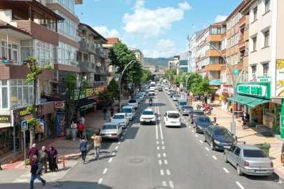 Körfez’de asfaltlanan caddelerin yol çizgileri çekildi