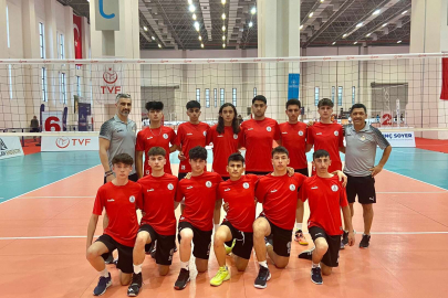 Körfez Gençlerbirliği küçük erkekler voleybol takımı Türkiye Şampiyonası’nda