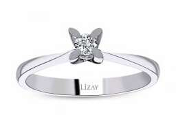 Pırlanta Yüzükler: Zamanın En Etkileyici Taşları