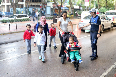 OKULLARIN İLK GÜNÜ ZABITA GÖREV BAŞINDA 