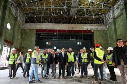 Vali Yavuz Kocaeli’nin Sembollerinden olan Halkevi Binası’nda İncelemelerde Bulundu