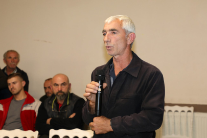 Ferizli'de Belediye Başkanı İsmail Gündoğdu istişare toplantısında esnafla buluştu.