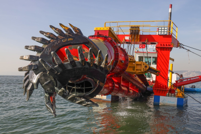 40 dişli biyonik kol, dip çamurunu yutuyor