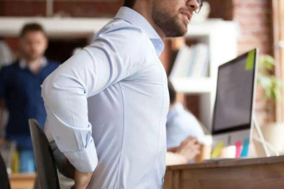 Ofis çalışanlarına uyarı! Hareketsiz yaşam omurga sağlığını tehdit ediyor