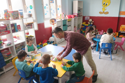Uludağ Enerji Hatay'ı unutmadı...  Aşina Yaren anısına donanımlı ana sınıfına Uludağ Enerji imzası