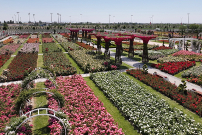Konya'da Karatay Mevlana Gül Parkı kapılarını açtı