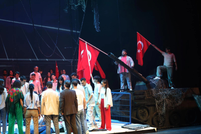 "En Uzun Gece" destanına ilk temsil