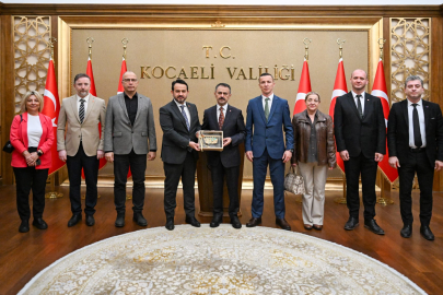 CHP İzmit İlçe Başkanı Gökhan Ercan ve Yeni Yönetiminden Vali Aktaş’a Ziyaret