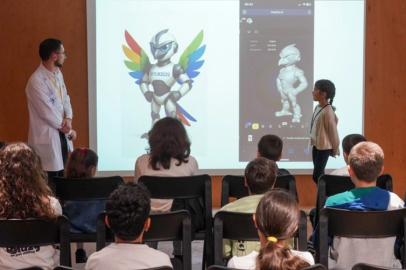 İstanbul Beylikdüzü'nde geleceği kodlayan dijital eğitim sürüyor