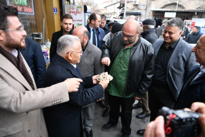 Memduh Büyükkılıç'tan esnaf ziyaretleri