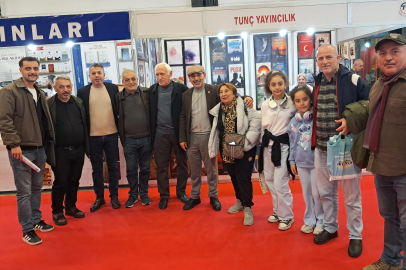 KOCAELİLİ YAZAR MUSTAFA ERANIL’A TÜYAP’TA YOĞUN İLGİ