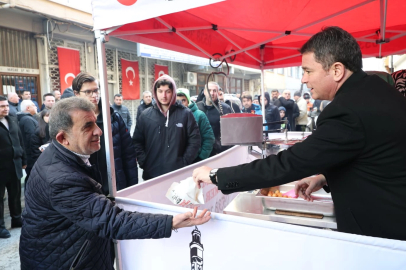 Bursa'da Başkan Aydın’dan kayınvalidesinin hayrına lokma ikramı