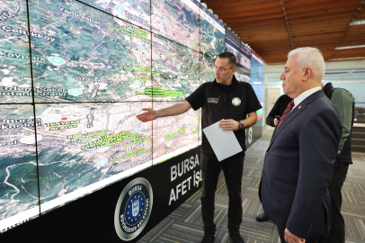 Bursa'da Başkan Bozbey'den lodos uyarısı... Gelişmeleri AKOM'dan takip etti