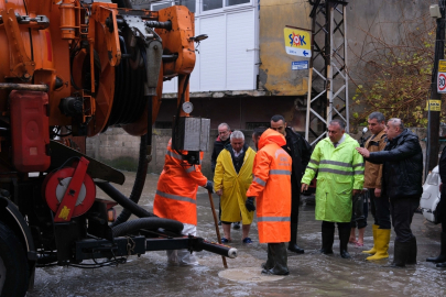 Adana Büyükşehir'den su baskınlarına anında müdahale