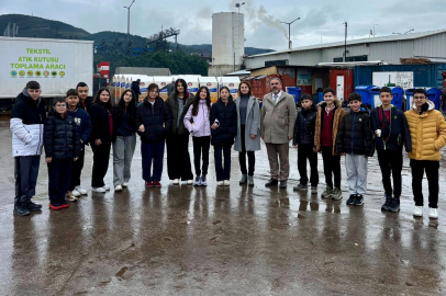 Öğrencilerden Atık Getirme Merkezi’ne ziyaret