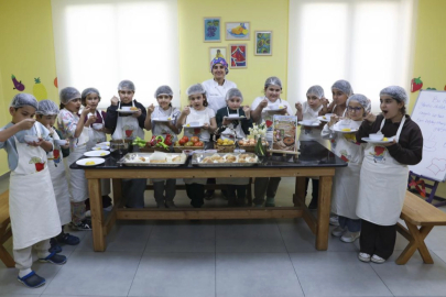 Mersin’de çocuklar mutfakta öğreniyor