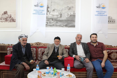 Yaşlıların hatıraları geleceğe taşınıyor