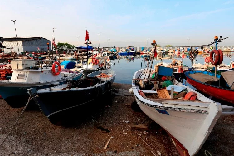 Büyükşehir’den yeni sezon öncesi balıkçılara destek