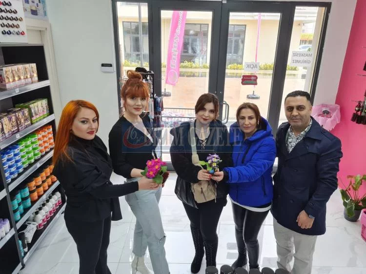 Polat’tan Körfezli kadınlara çiçek