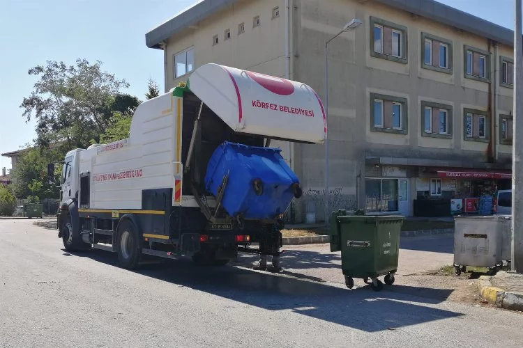 Körfez’de çöp konteynerleri dezenfekte ediliyor