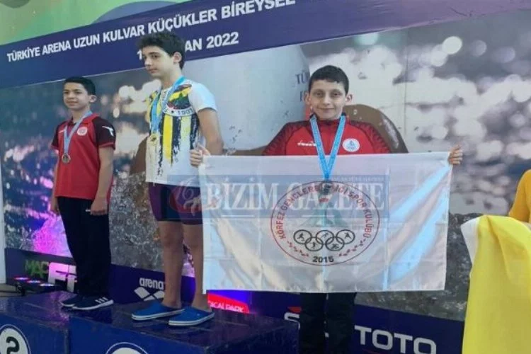 Körfezli yüzücüler Trabzon’dan madalyalar ile döndü